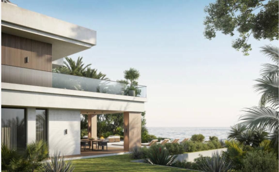 Villa privata con terrazza e giardino affacciati sull’acqua